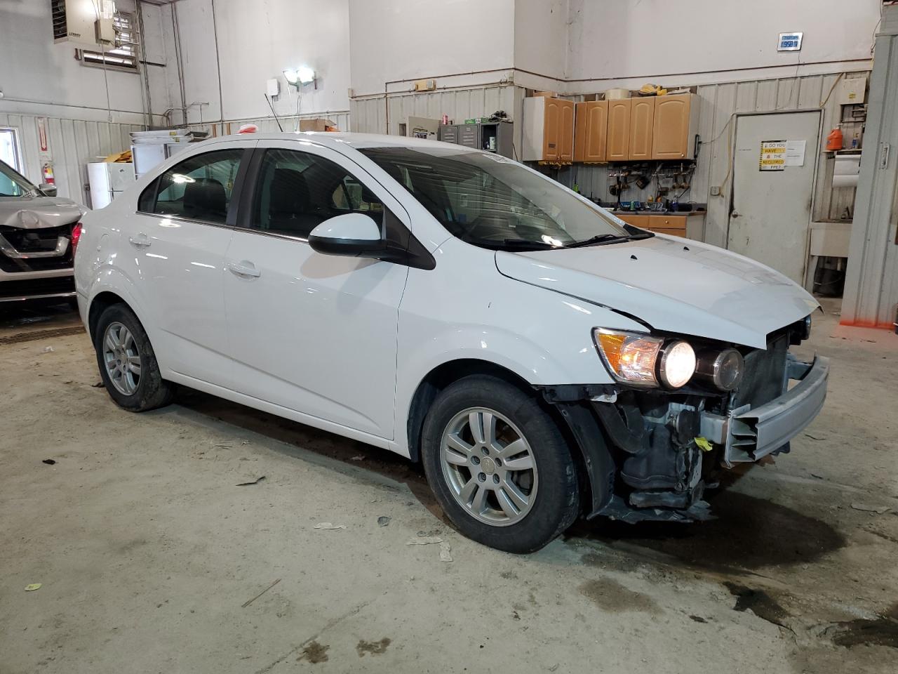 Photo 3 VIN: 1G1JC5SH4G4129690 - CHEVROLET SONIC 