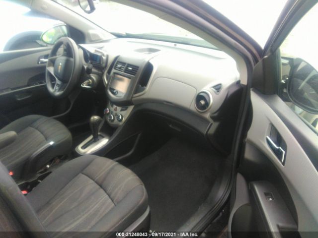 Photo 4 VIN: 1G1JC5SH4G4135635 - CHEVROLET SONIC 