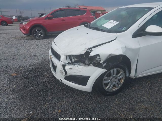 Photo 5 VIN: 1G1JC5SH4G4185919 - CHEVROLET SONIC 