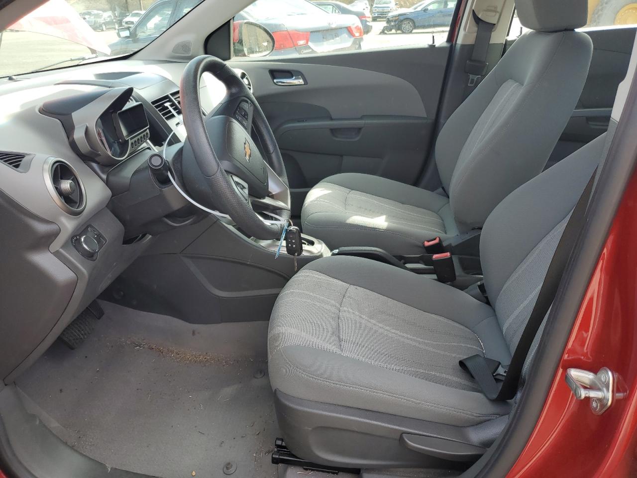 Photo 6 VIN: 1G1JC5SH5D4238882 - CHEVROLET SONIC 