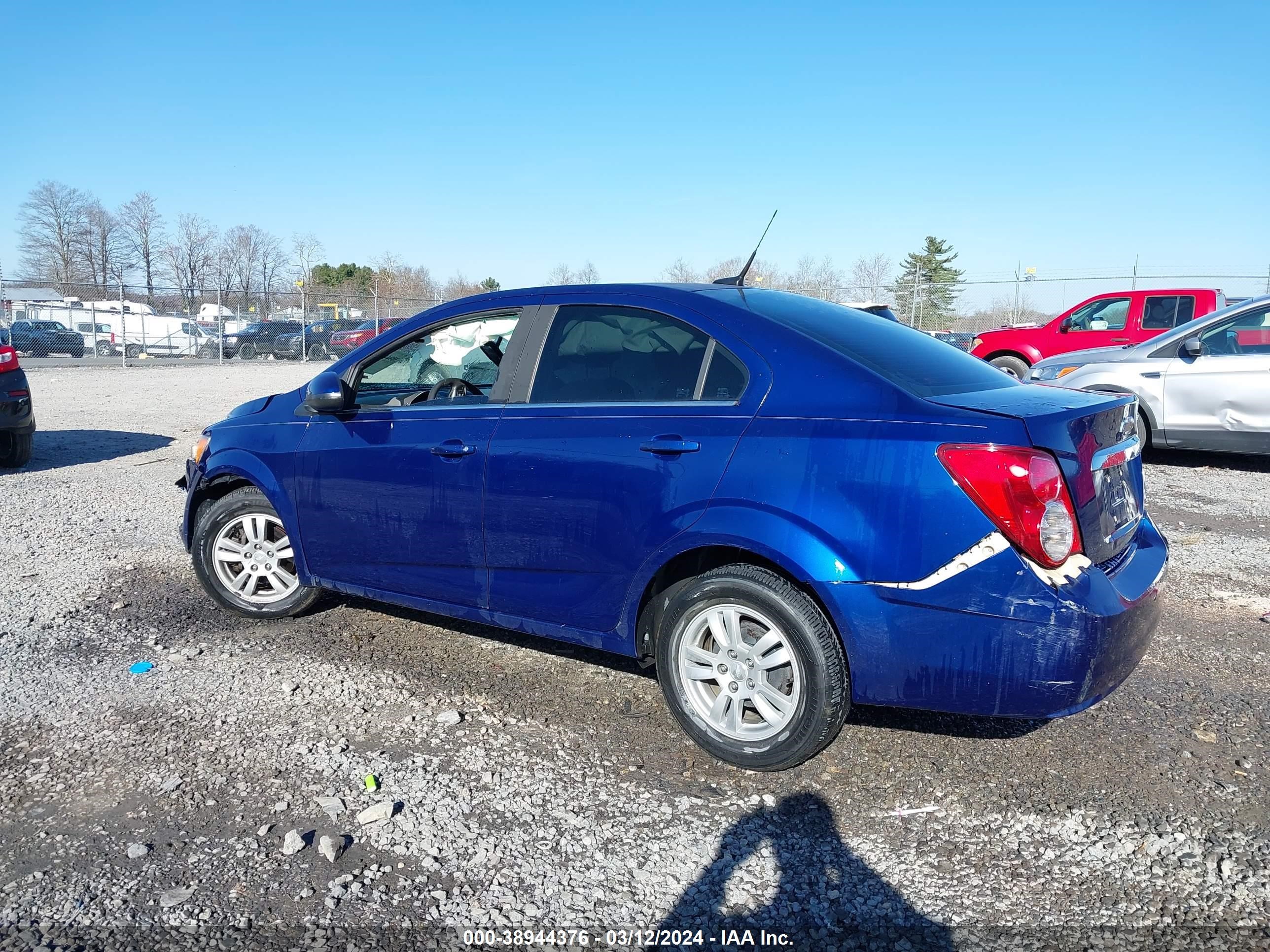 Photo 2 VIN: 1G1JC5SH5E4175929 - CHEVROLET SONIC 