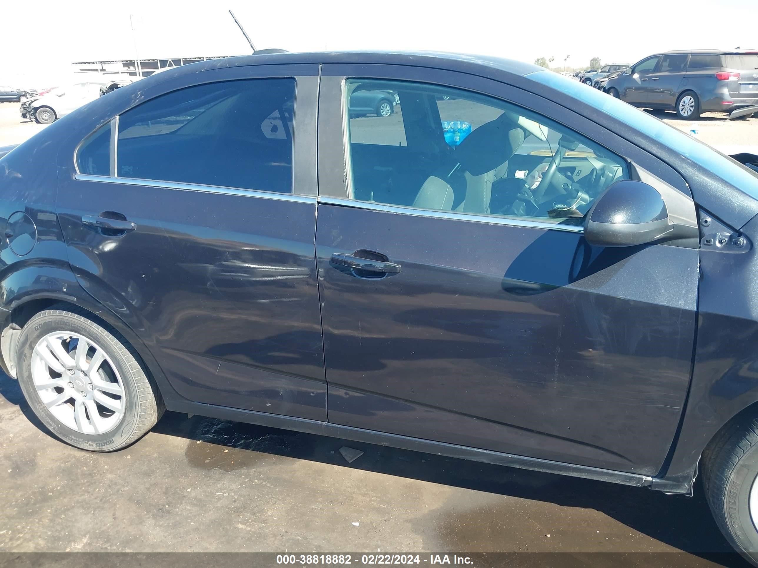 Photo 12 VIN: 1G1JC5SH5F4133391 - CHEVROLET SONIC 