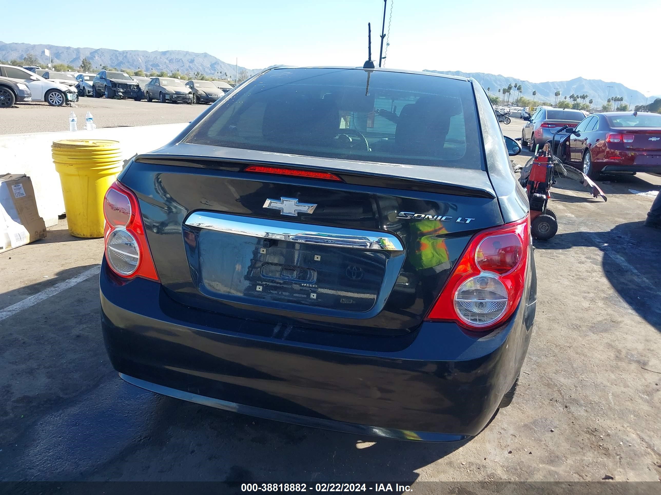 Photo 15 VIN: 1G1JC5SH5F4133391 - CHEVROLET SONIC 