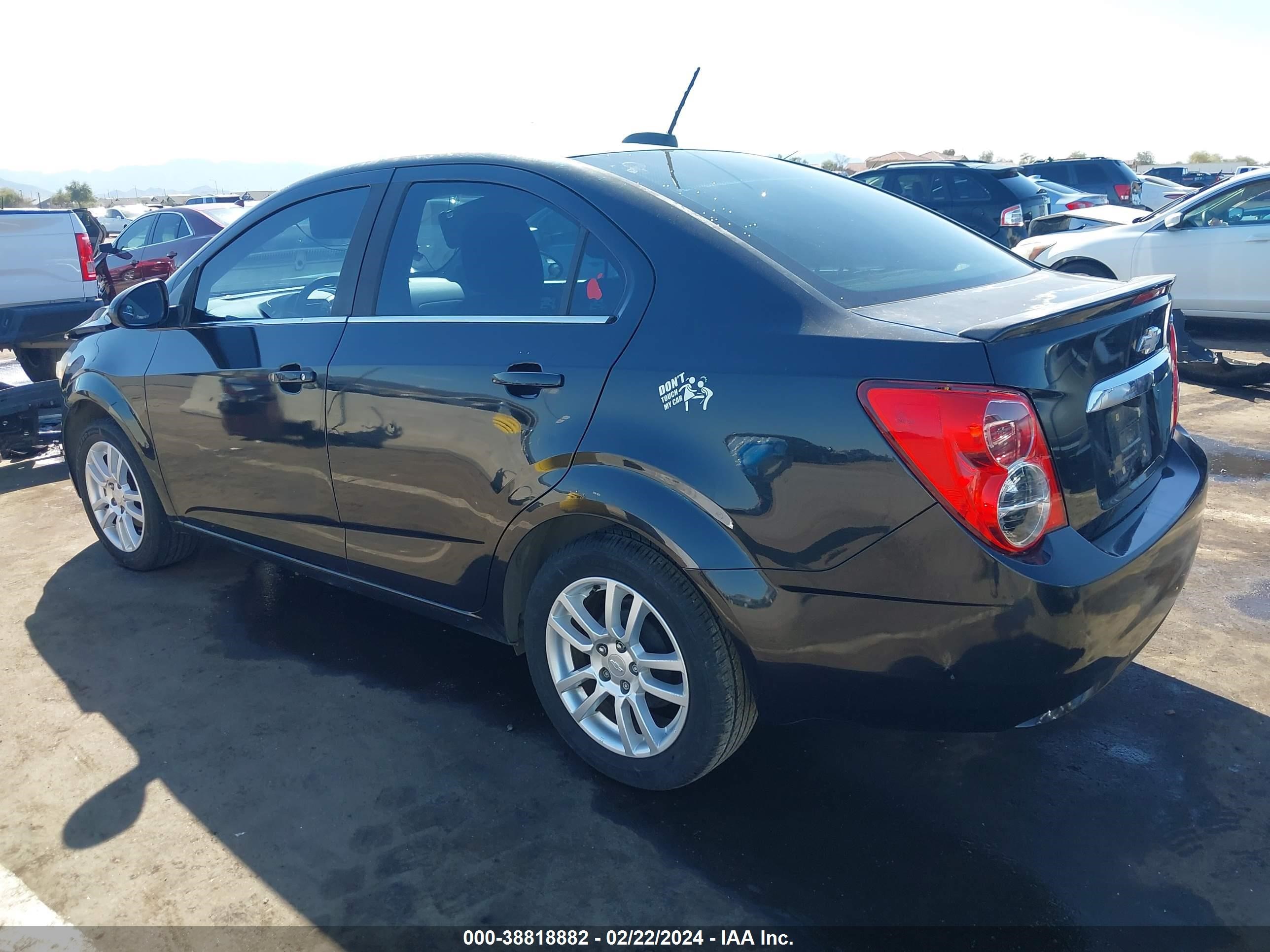 Photo 2 VIN: 1G1JC5SH5F4133391 - CHEVROLET SONIC 