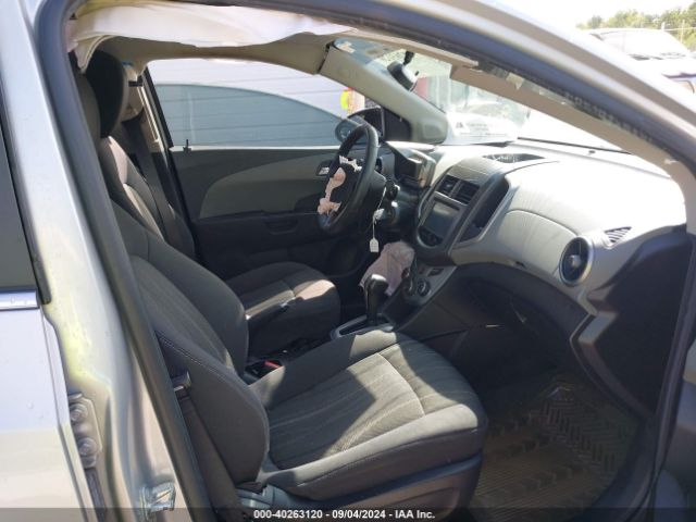 Photo 4 VIN: 1G1JC5SH5F4182512 - CHEVROLET SONIC 