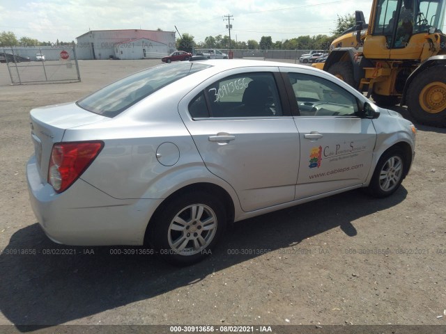 Photo 3 VIN: 1G1JC5SH5G4117550 - CHEVROLET SONIC 