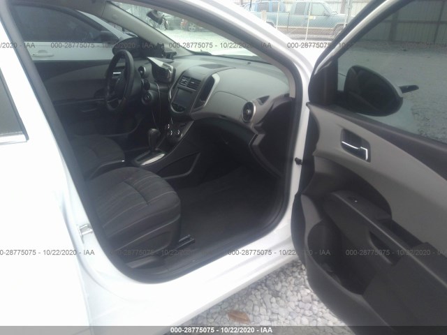 Photo 4 VIN: 1G1JC5SH5G4117810 - CHEVROLET SONIC 