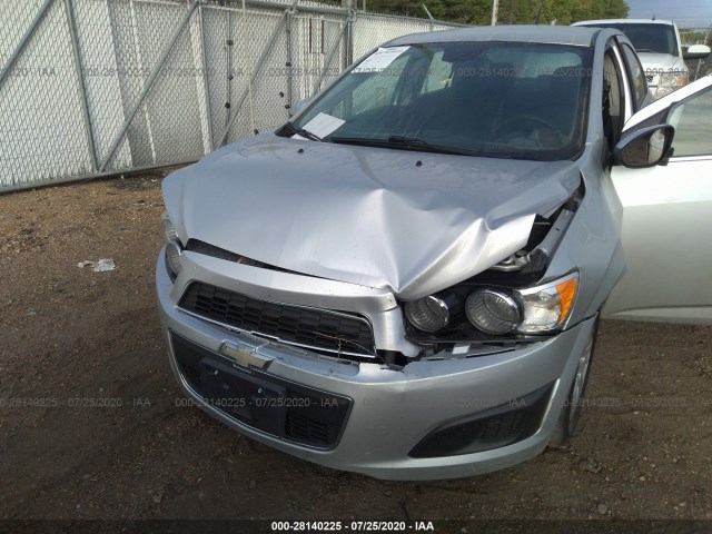 Photo 9 VIN: 1G1JC5SH6C4167321 - CHEVROLET SONIC 