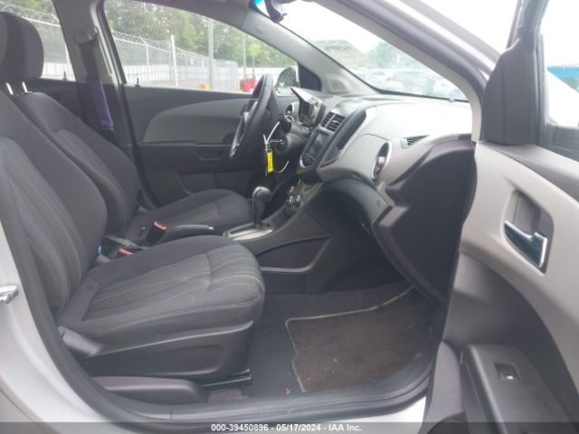 Photo 4 VIN: 1G1JC5SH6D4208080 - CHEVROLET SONIC 