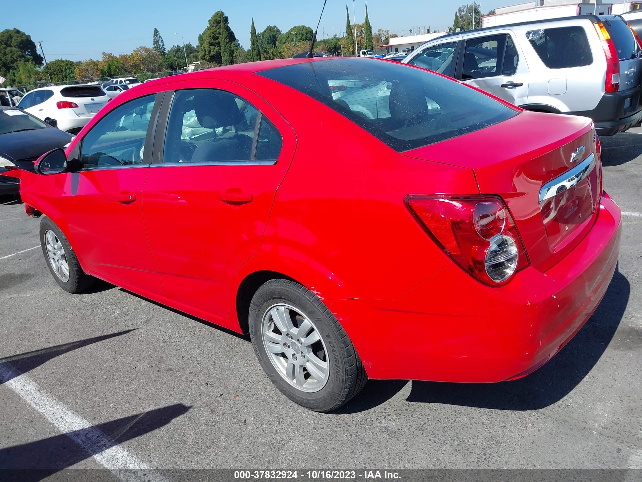 Photo 2 VIN: 1G1JC5SH6E4110703 - CHEVROLET SONIC 