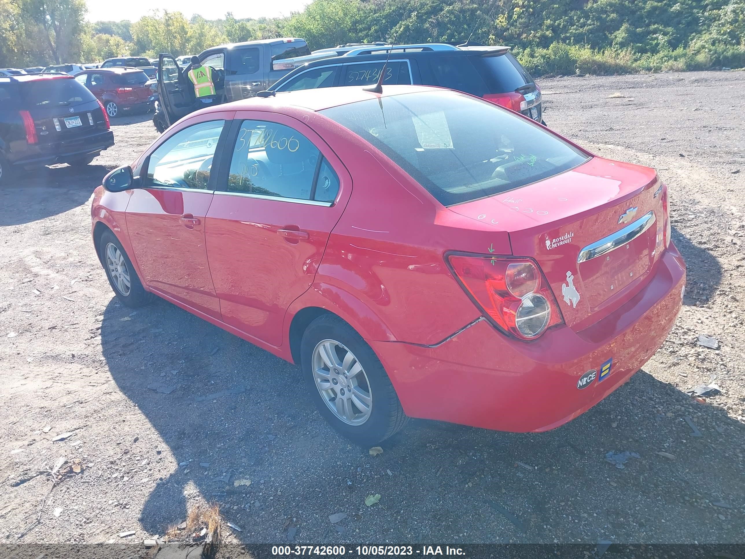 Photo 2 VIN: 1G1JC5SH6E4130255 - CHEVROLET SONIC 