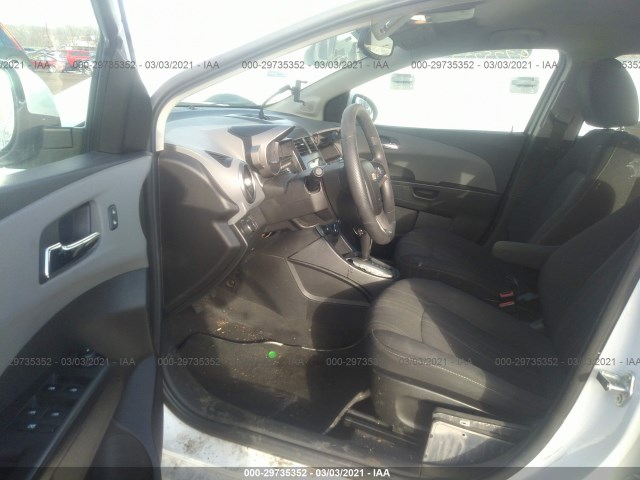 Photo 4 VIN: 1G1JC5SH6E4209800 - CHEVROLET SONIC 