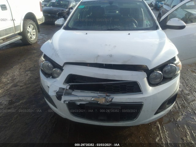 Photo 5 VIN: 1G1JC5SH6E4209800 - CHEVROLET SONIC 