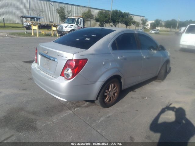 Photo 3 VIN: 1G1JC5SH7C4143335 - CHEVROLET SONIC 