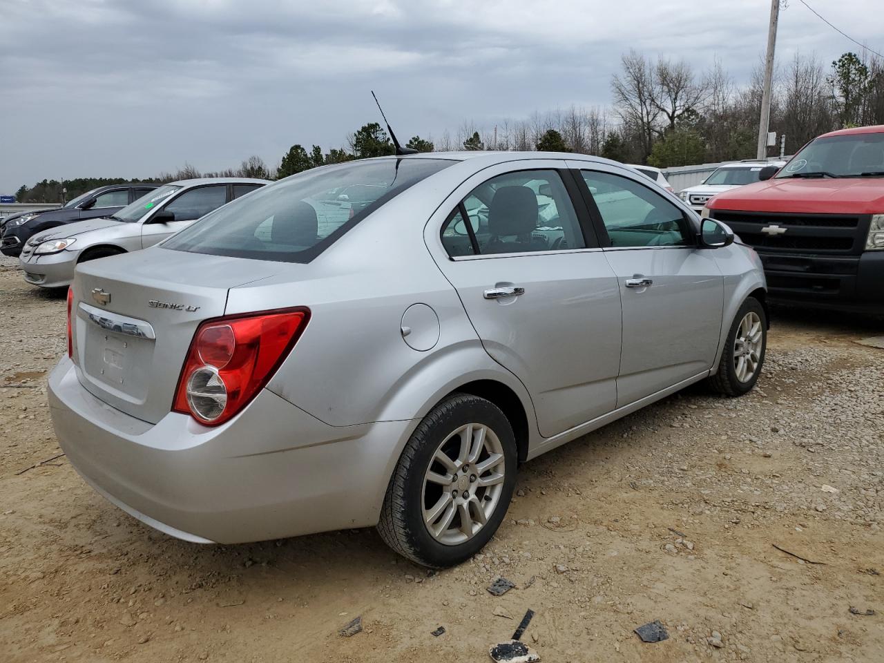 Photo 2 VIN: 1G1JC5SH8C4192186 - CHEVROLET SONIC 