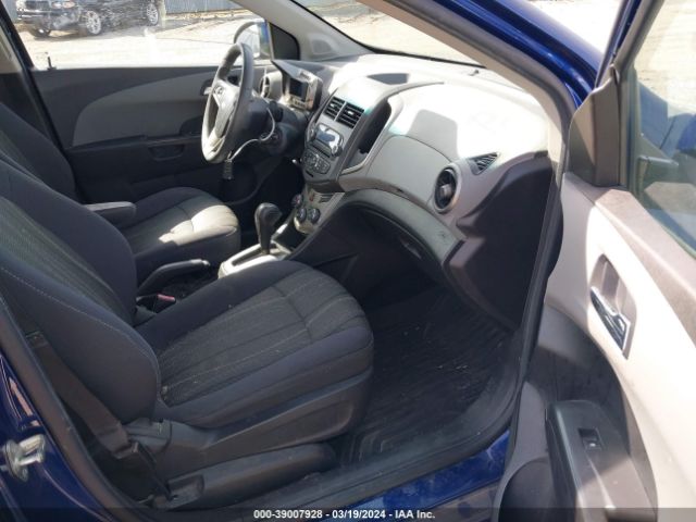 Photo 4 VIN: 1G1JC5SH8C4220892 - CHEVROLET SONIC 