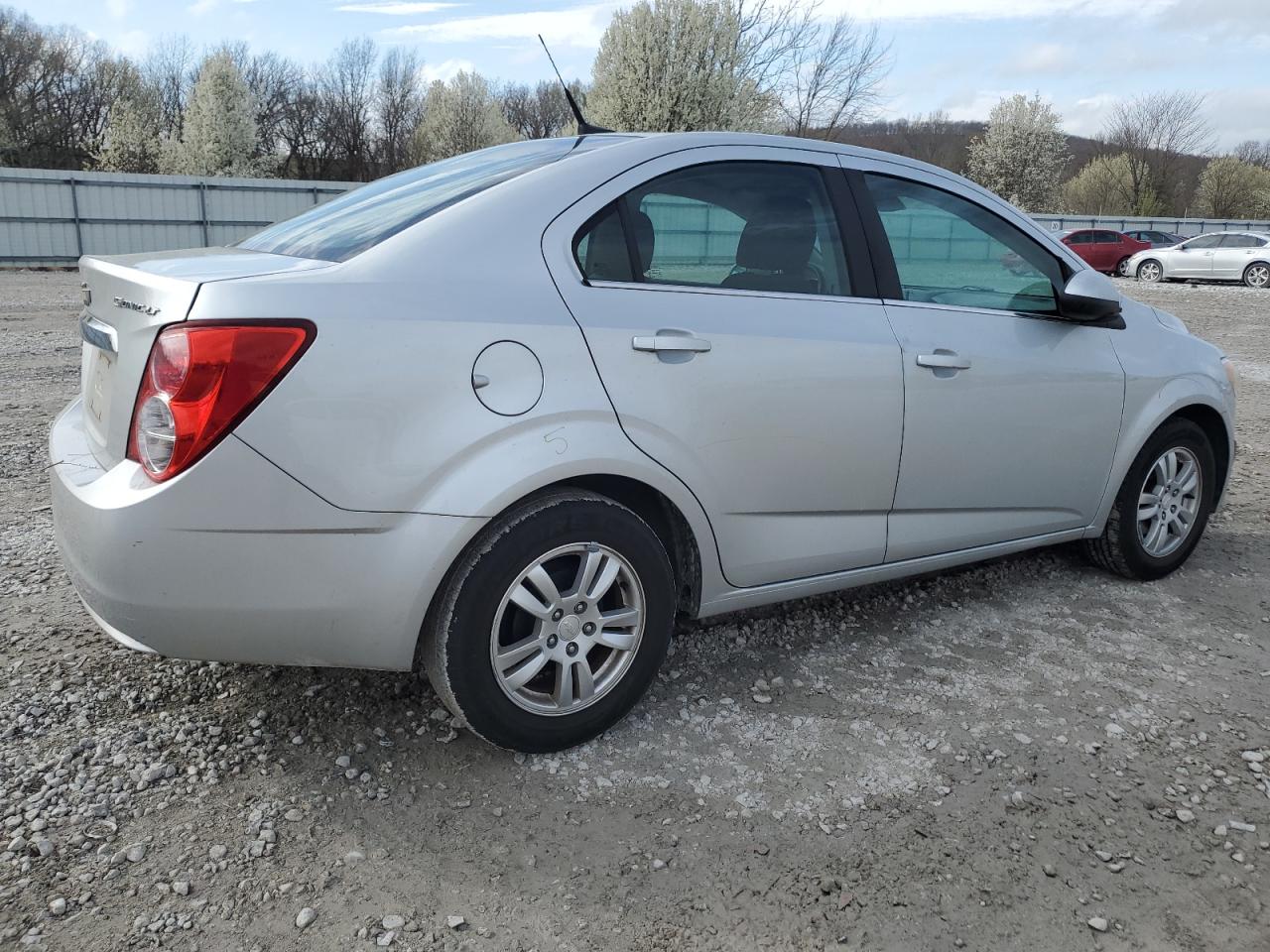 Photo 2 VIN: 1G1JC5SH8D4116453 - CHEVROLET SONIC 