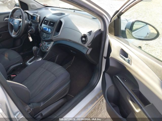 Photo 4 VIN: 1G1JC5SH8D4200126 - CHEVROLET SONIC 