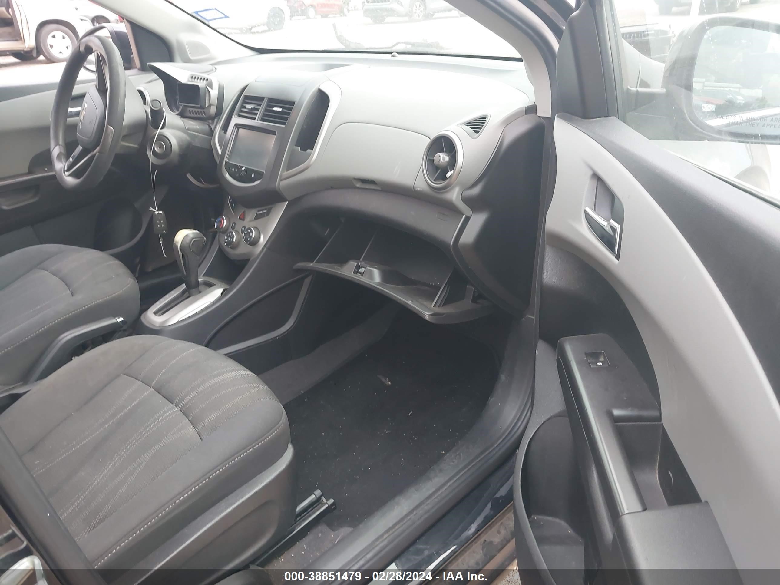 Photo 4 VIN: 1G1JC5SH8E4170742 - CHEVROLET SONIC 