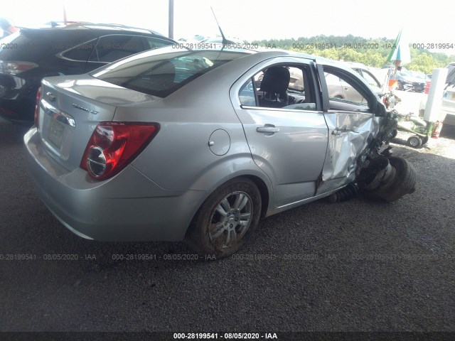 Photo 3 VIN: 1G1JC5SH8E4177884 - CHEVROLET SONIC 