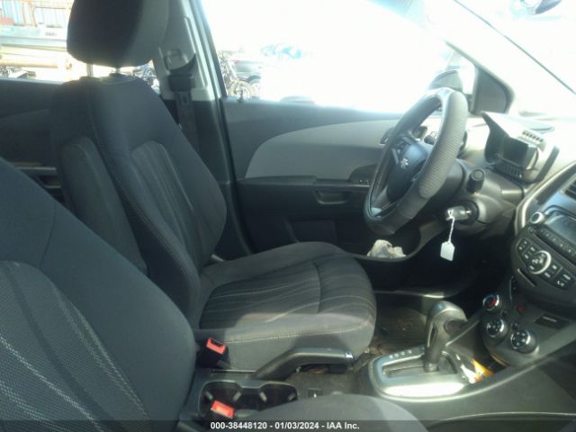 Photo 4 VIN: 1G1JC5SH8E4202511 - CHEVROLET SONIC 