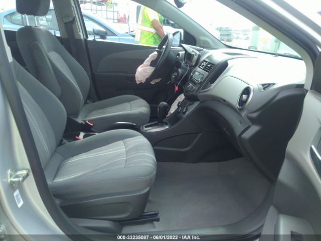 Photo 4 VIN: 1G1JC5SH8F4146748 - CHEVROLET SONIC 