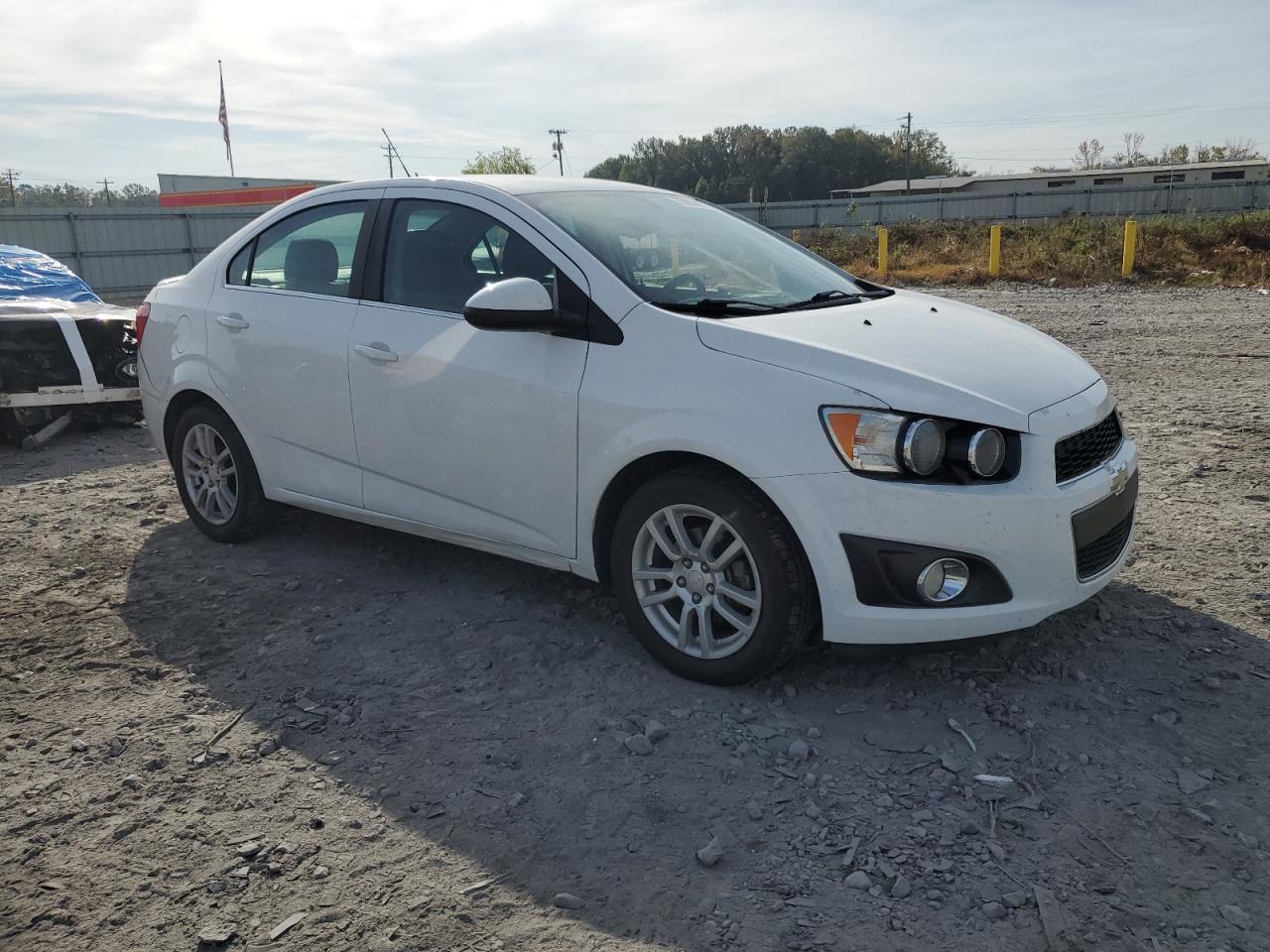 Photo 3 VIN: 1G1JC5SH8F4175912 - CHEVROLET SONIC 