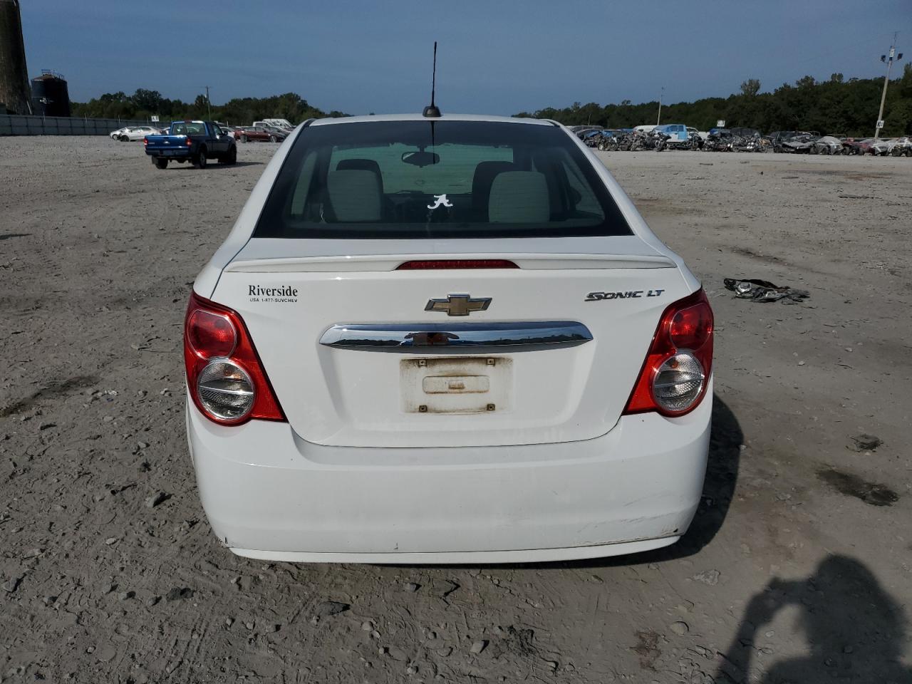 Photo 5 VIN: 1G1JC5SH8F4175912 - CHEVROLET SONIC 