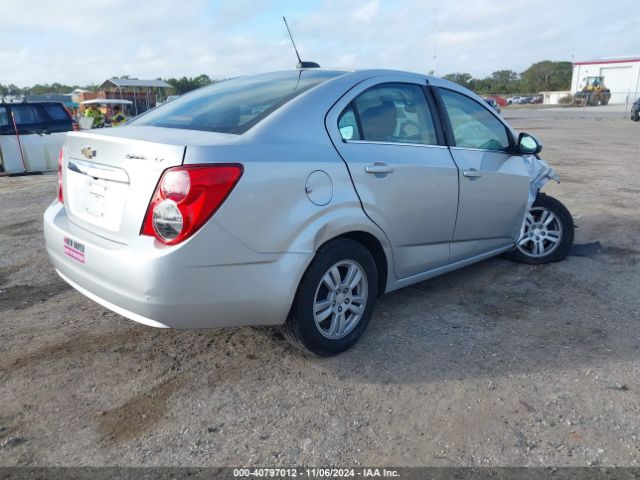 Photo 3 VIN: 1G1JC5SH8F4213915 - CHEVROLET SONIC 