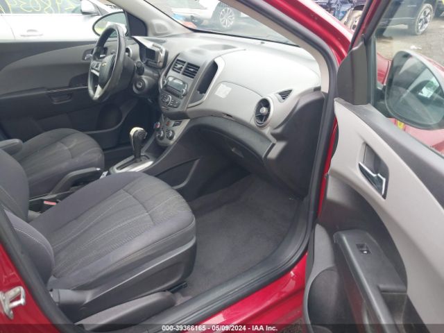 Photo 4 VIN: 1G1JC5SH9C4146866 - CHEVROLET SONIC 