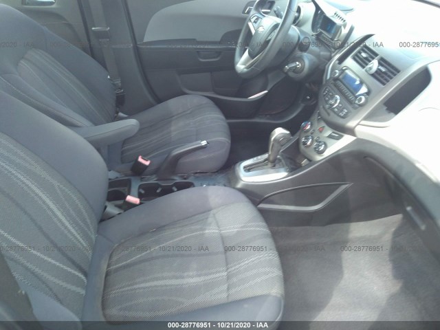 Photo 4 VIN: 1G1JC5SH9C4219928 - CHEVROLET SONIC 