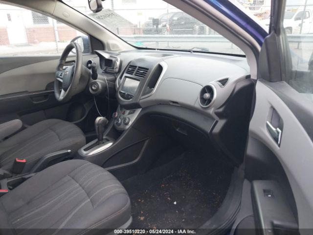 Photo 4 VIN: 1G1JC5SH9E4194144 - CHEVROLET SONIC 