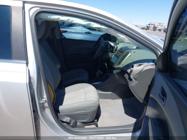 Photo 4 VIN: 1G1JC5SH9F4113418 - CHEVROLET SONIC 