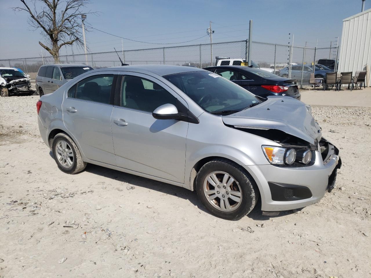 Photo 3 VIN: 1G1JC5SHXC4232073 - CHEVROLET SONIC 