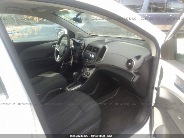 Photo 4 VIN: 1G1JC5SHXE4174095 - CHEVROLET SONIC 