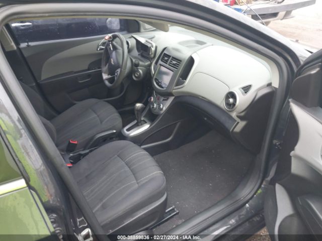 Photo 4 VIN: 1G1JC5SHXF4180545 - CHEVROLET SONIC 