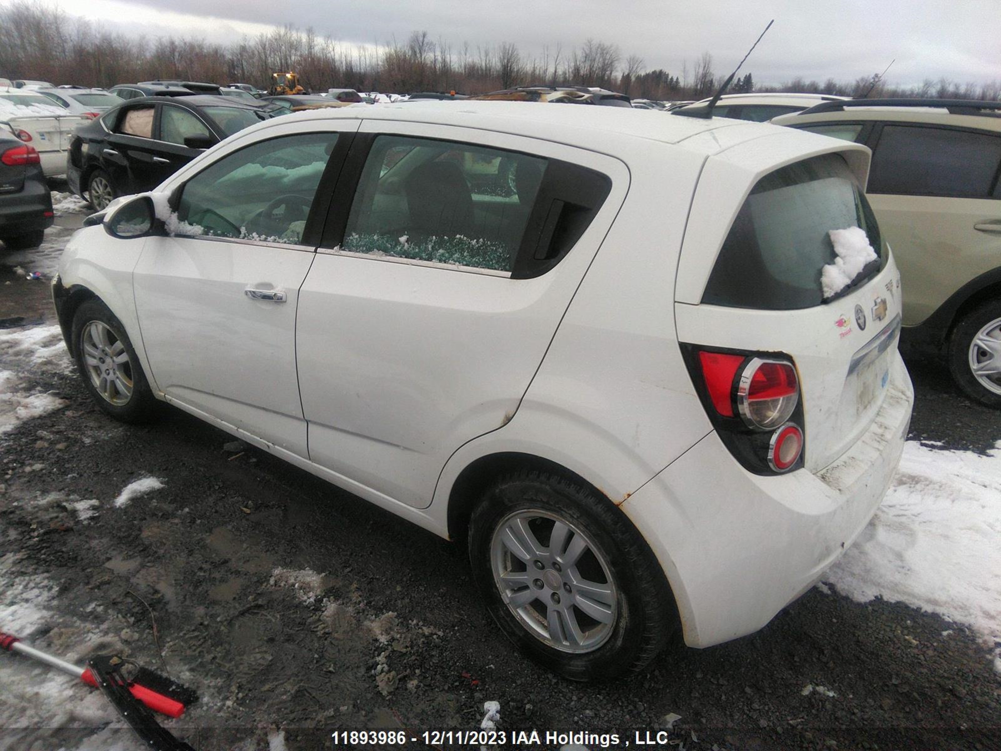 Photo 2 VIN: 1G1JC6EH0D4208223 - CHEVROLET SONIC 