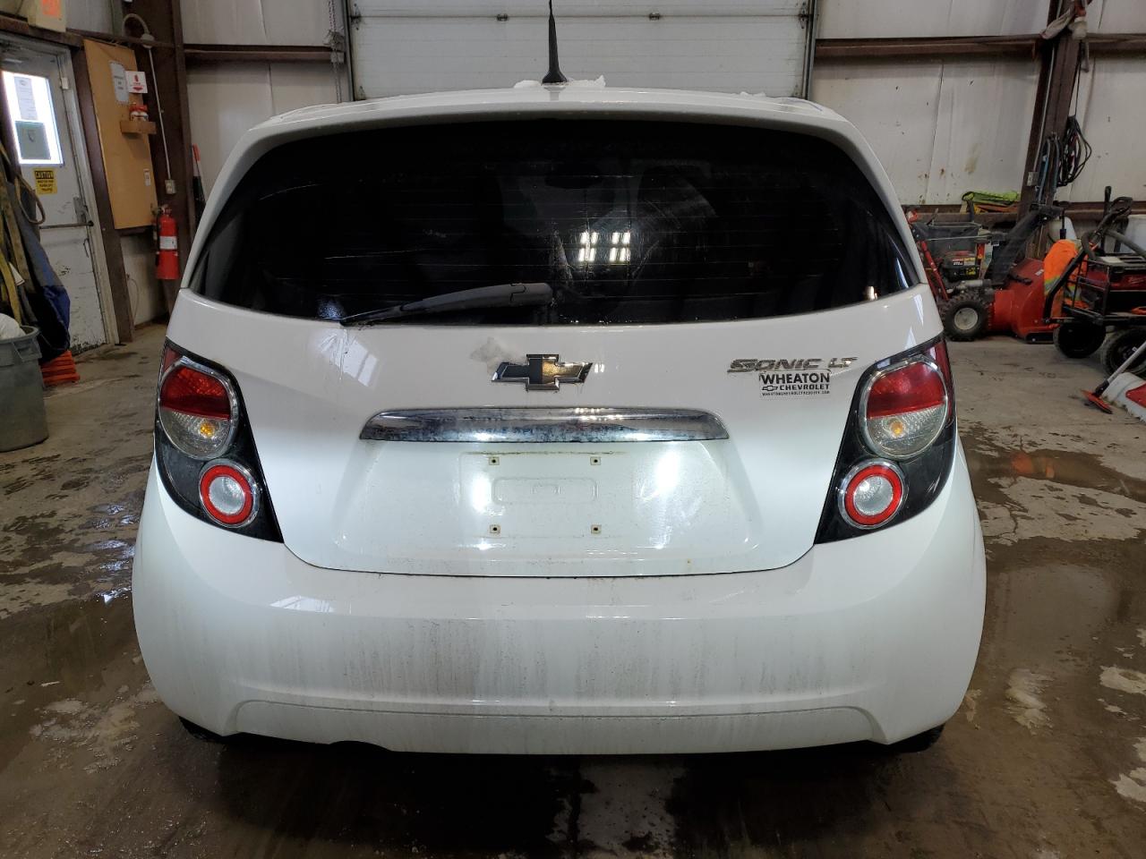 Photo 5 VIN: 1G1JC6EH2D4240333 - CHEVROLET SONIC 