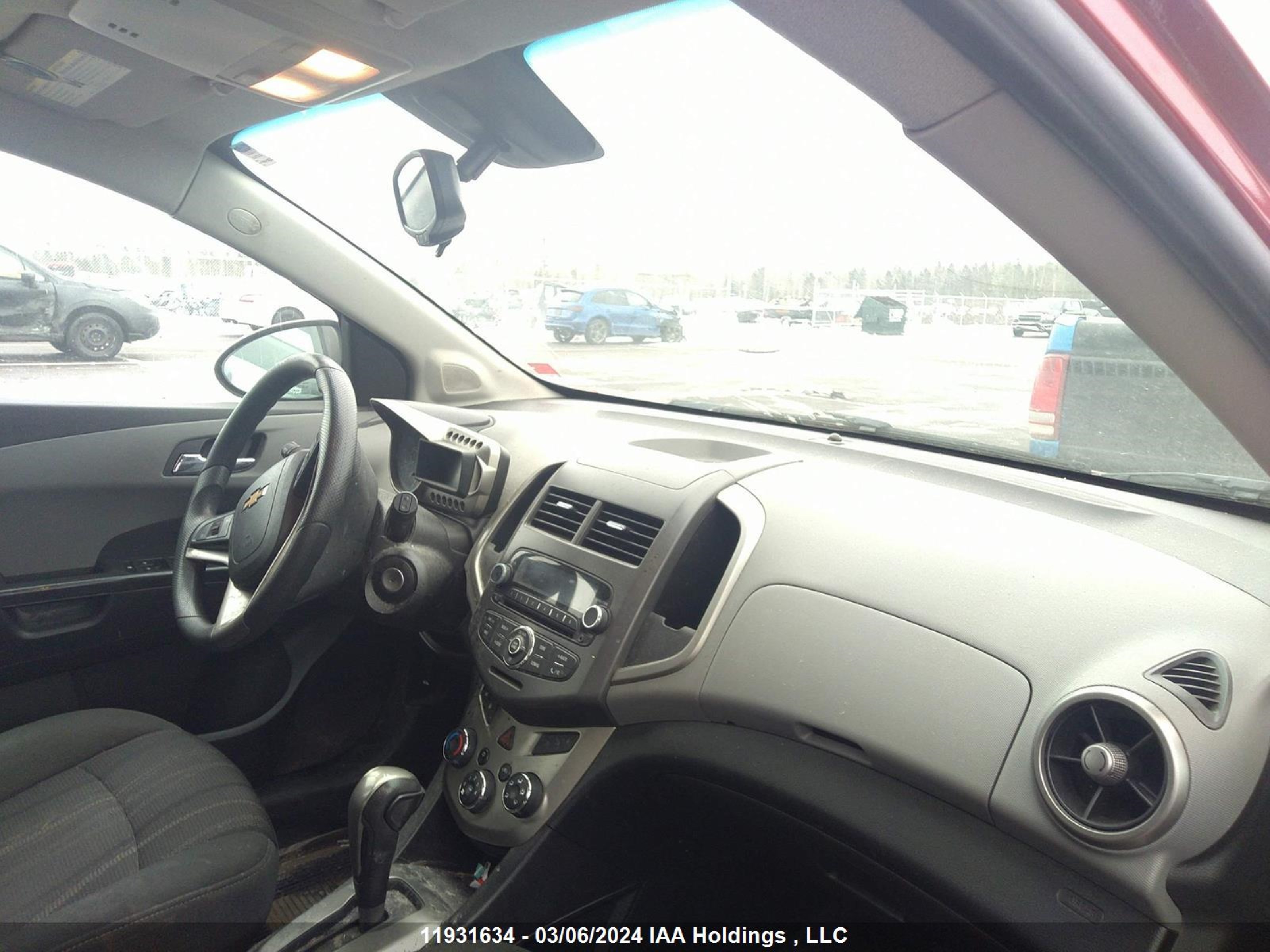 Photo 4 VIN: 1G1JC6EH4C4113002 - CHEVROLET SONIC 