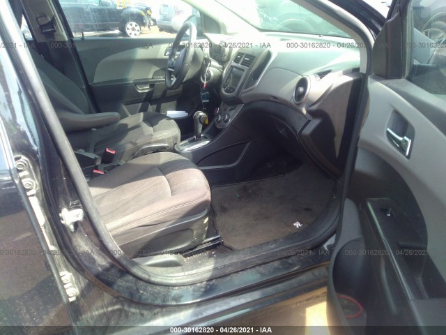 Photo 4 VIN: 1G1JC6SB0E4124761 - CHEVROLET SONIC 