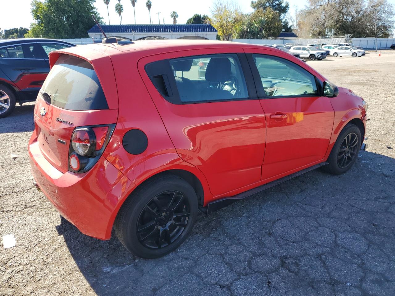 Photo 2 VIN: 1G1JC6SB3F4170702 - CHEVROLET SONIC 