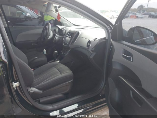 Photo 4 VIN: 1G1JC6SB3F4215587 - CHEVROLET SONIC 