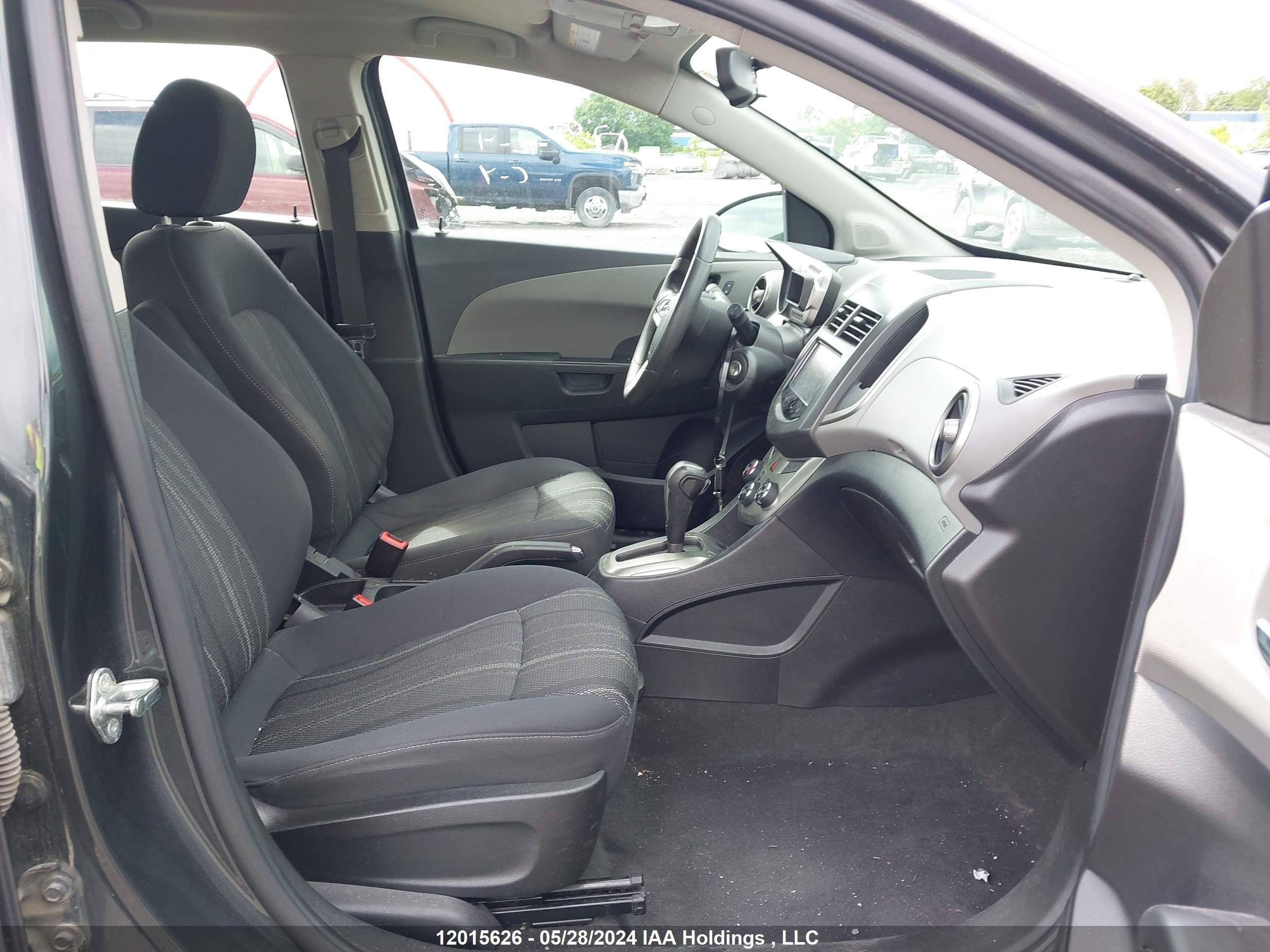 Photo 4 VIN: 1G1JC6SB3G4169616 - CHEVROLET SONIC 