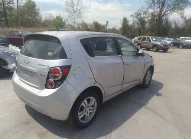 Photo 3 VIN: 1G1JC6SB4D4148382 - CHEVROLET SONIC 