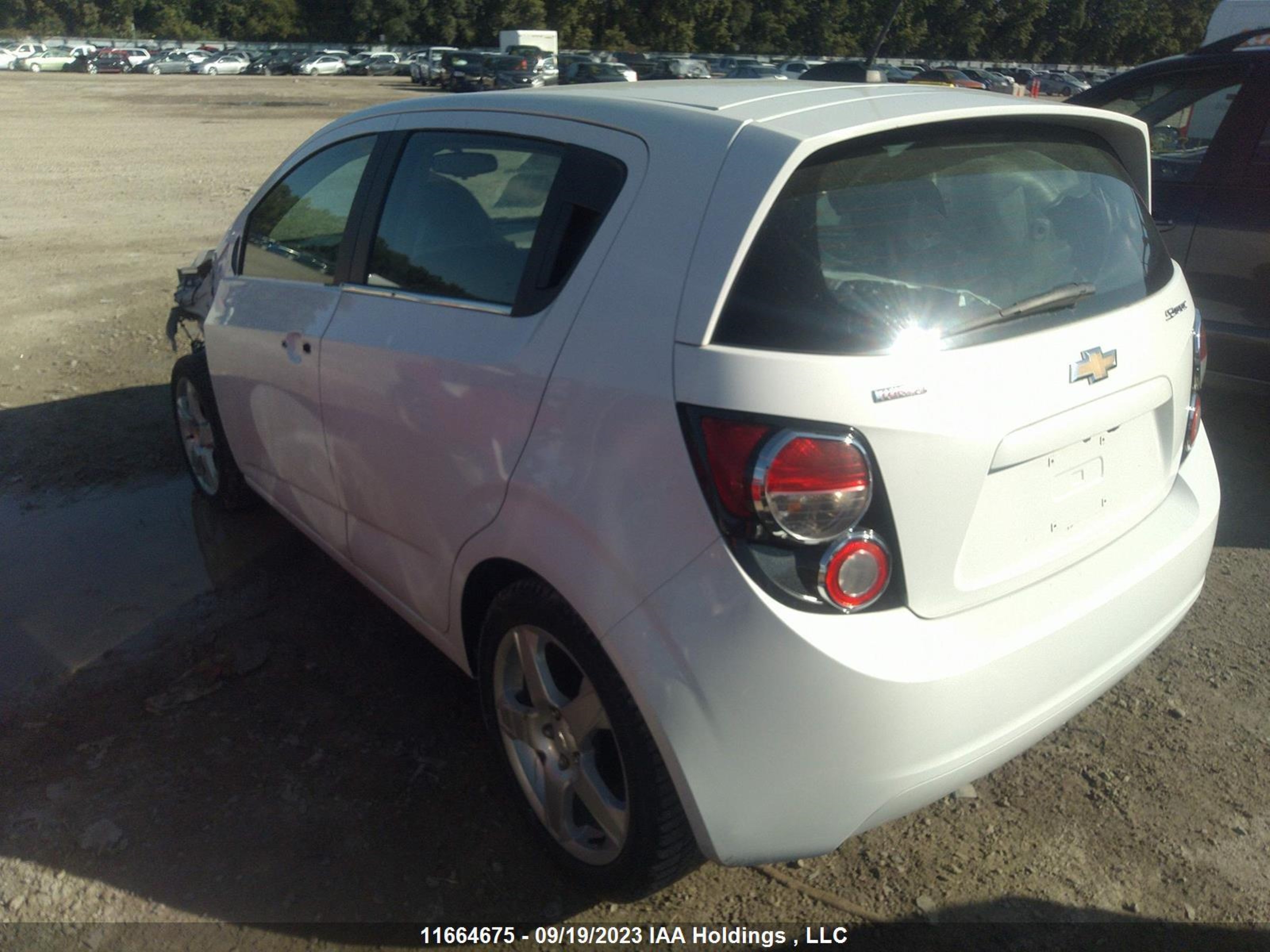 Photo 2 VIN: 1G1JC6SB5G4157340 - CHEVROLET SONIC 