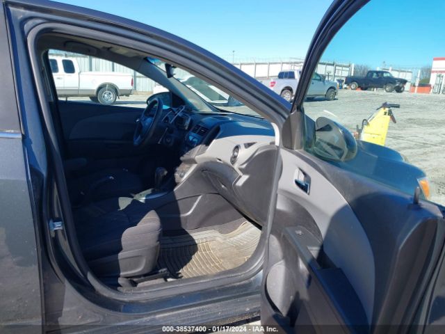 Photo 4 VIN: 1G1JC6SB7C4210775 - CHEVROLET SONIC 