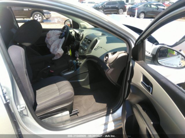 Photo 4 VIN: 1G1JC6SB7D4122228 - CHEVROLET SONIC 