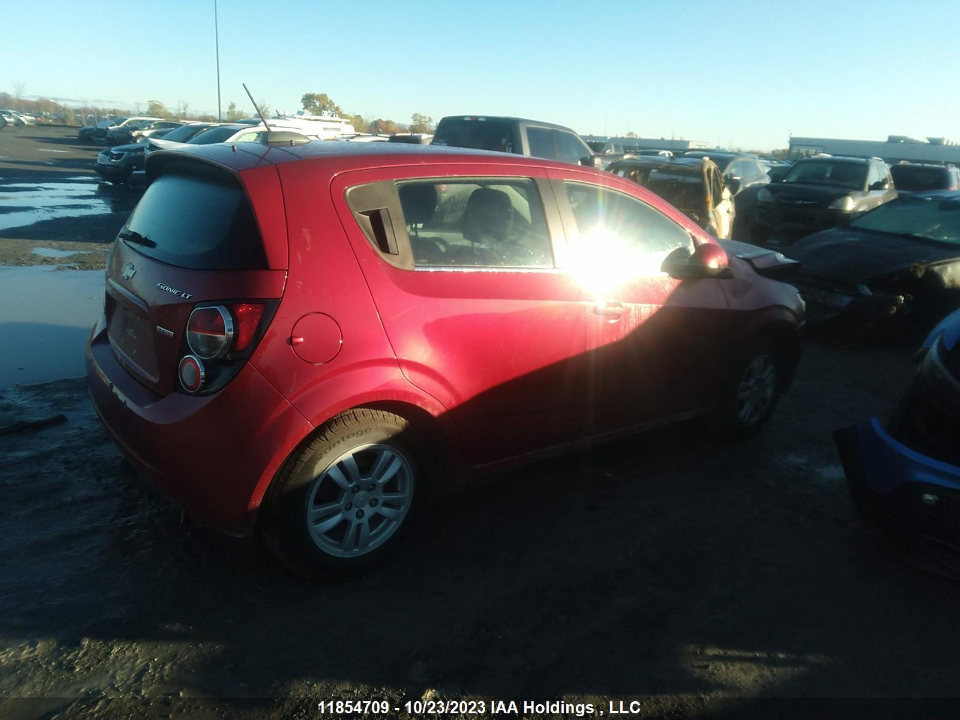 Photo 3 VIN: 1G1JC6SBXF4142959 - CHEVROLET SONIC 