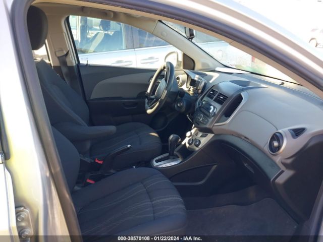 Photo 4 VIN: 1G1JC6SG0F4213095 - CHEVROLET SONIC 