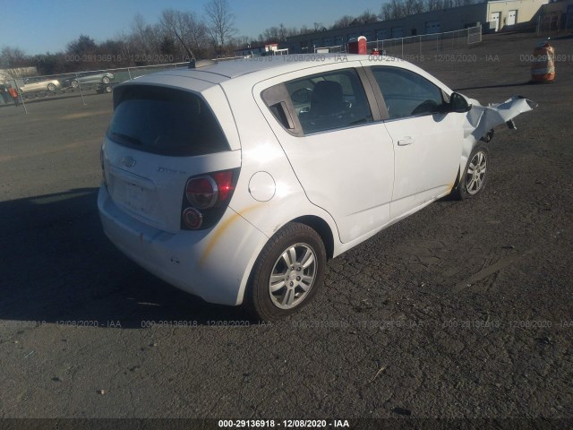 Photo 3 VIN: 1G1JC6SG4G4133204 - CHEVROLET SONIC 